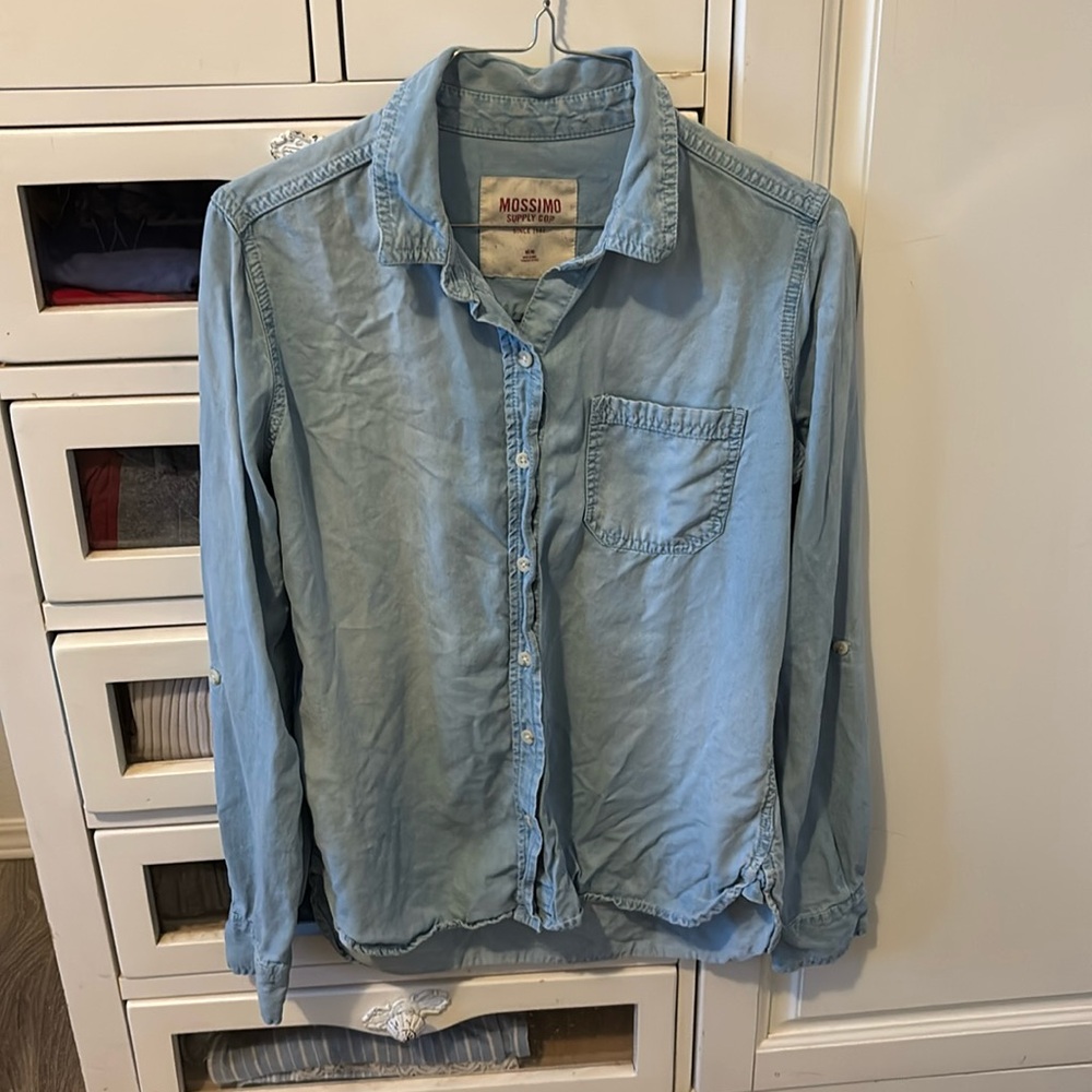 Women’s dress shirt